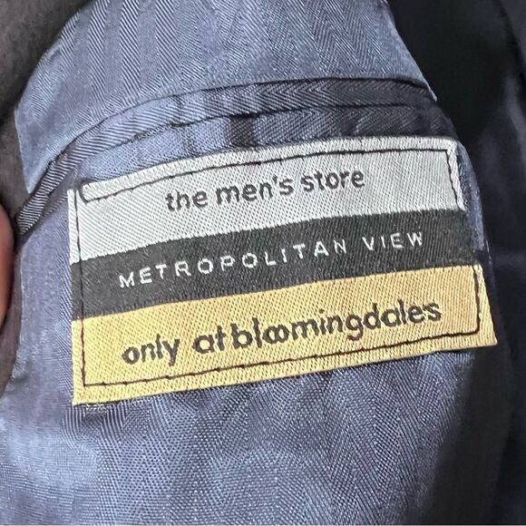 Men's Bloomingdale's Metropolitan View 42L Navy Wool Blend 3 Button Blazer - Picture 7 of 10